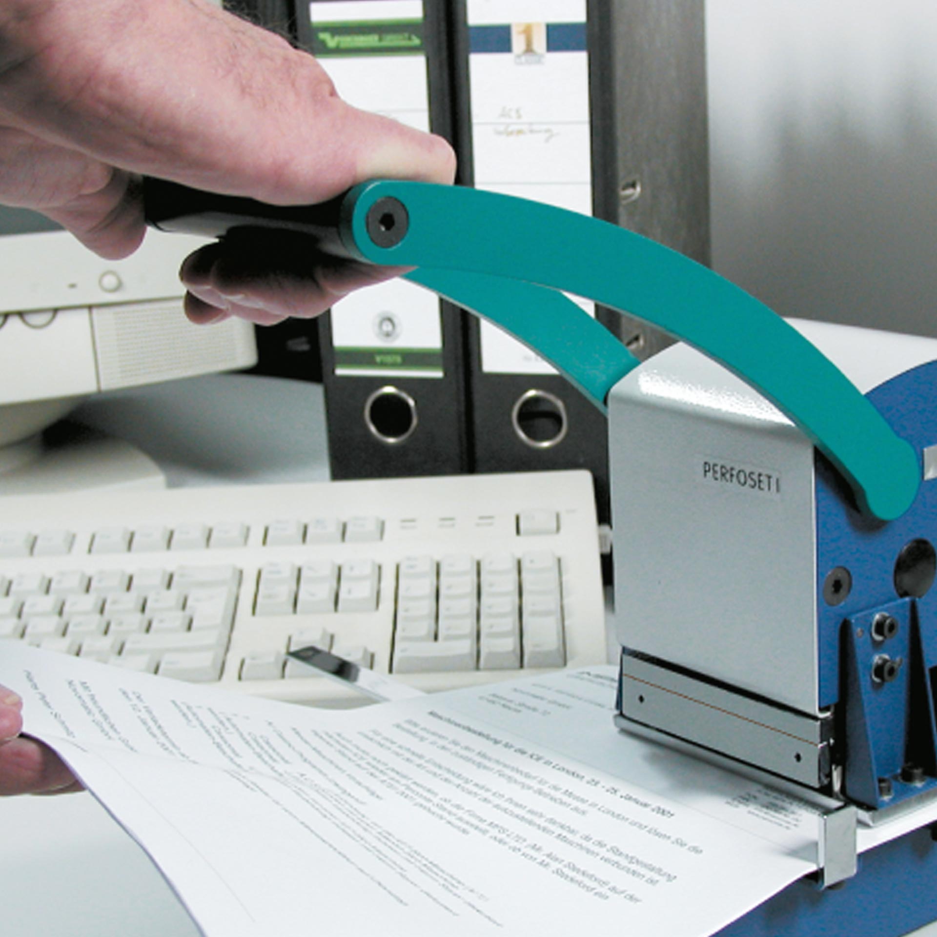 PERNUMA PERFOSET Perforiermaschine Anwendung  PERNUMA PERFOSET Perforiermaschine Anwendungsbeispiel