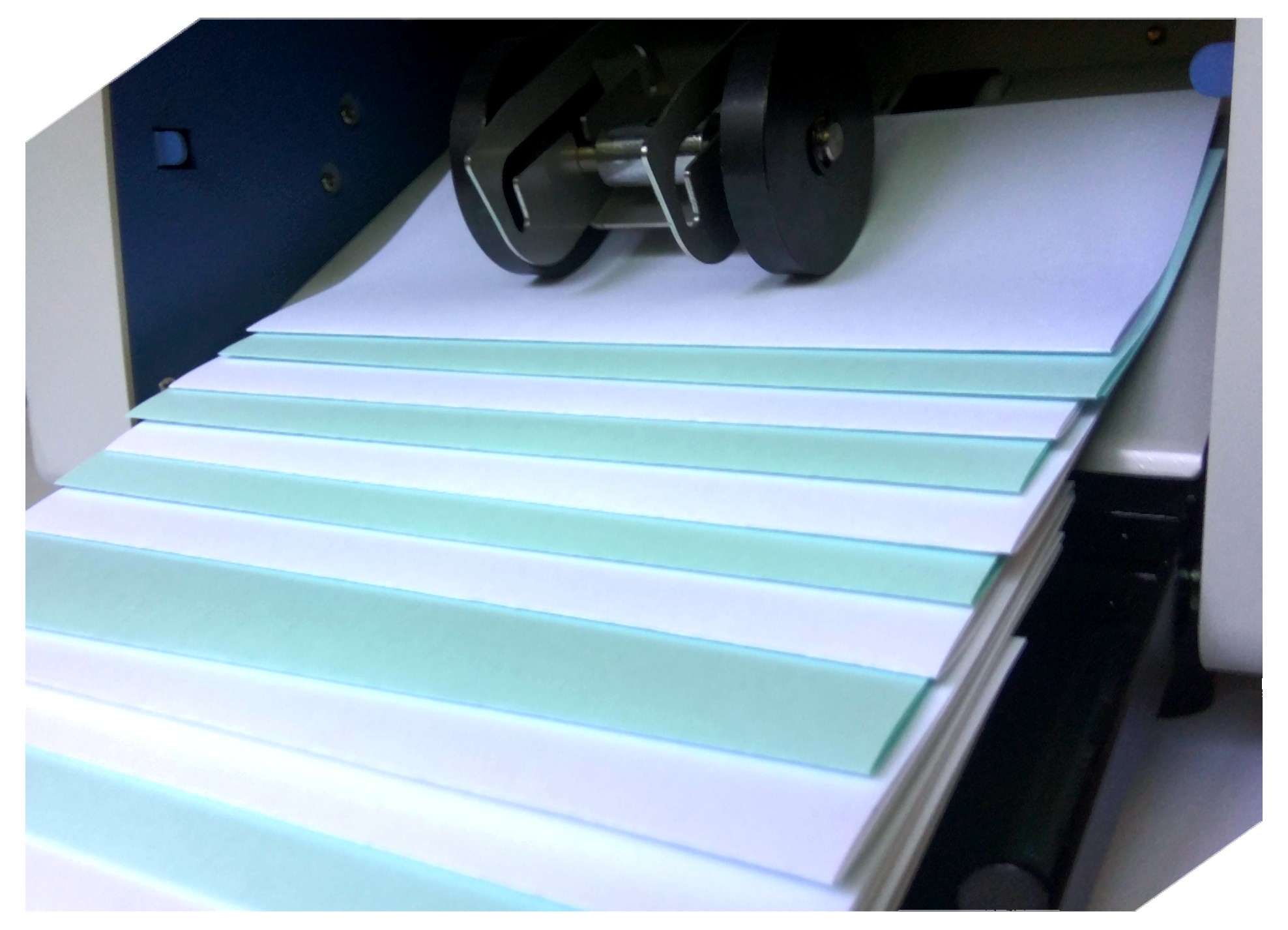 Superfax Falzmaschine SF-40 | Papier falzen Superfax Falzmaschine SF-40, Beispielfoto Papier falzen