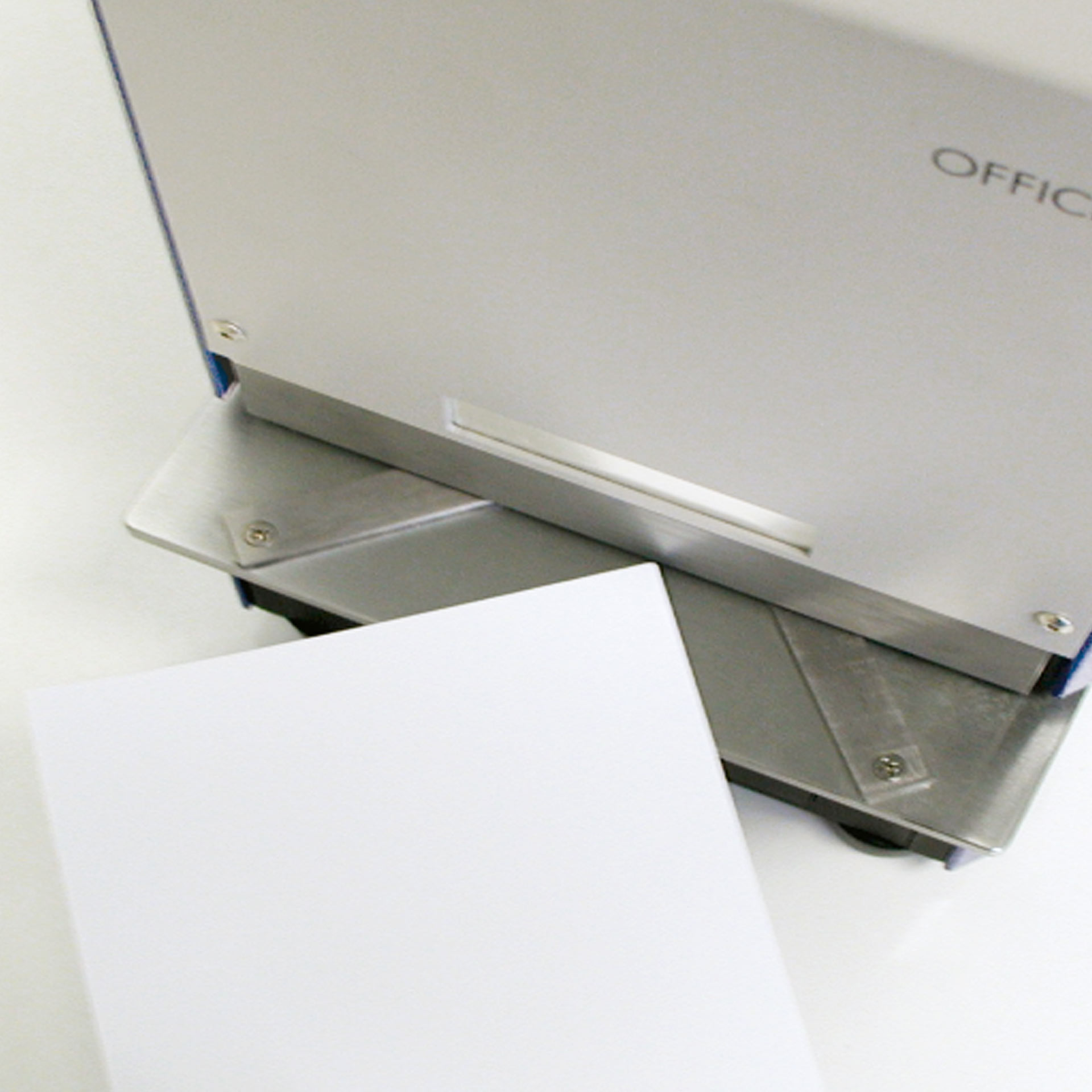 Pernuma office CP Eckenperforiermaschien Detailansicht Detailanscih der Pernuma office CP Eckenperforiermaschien