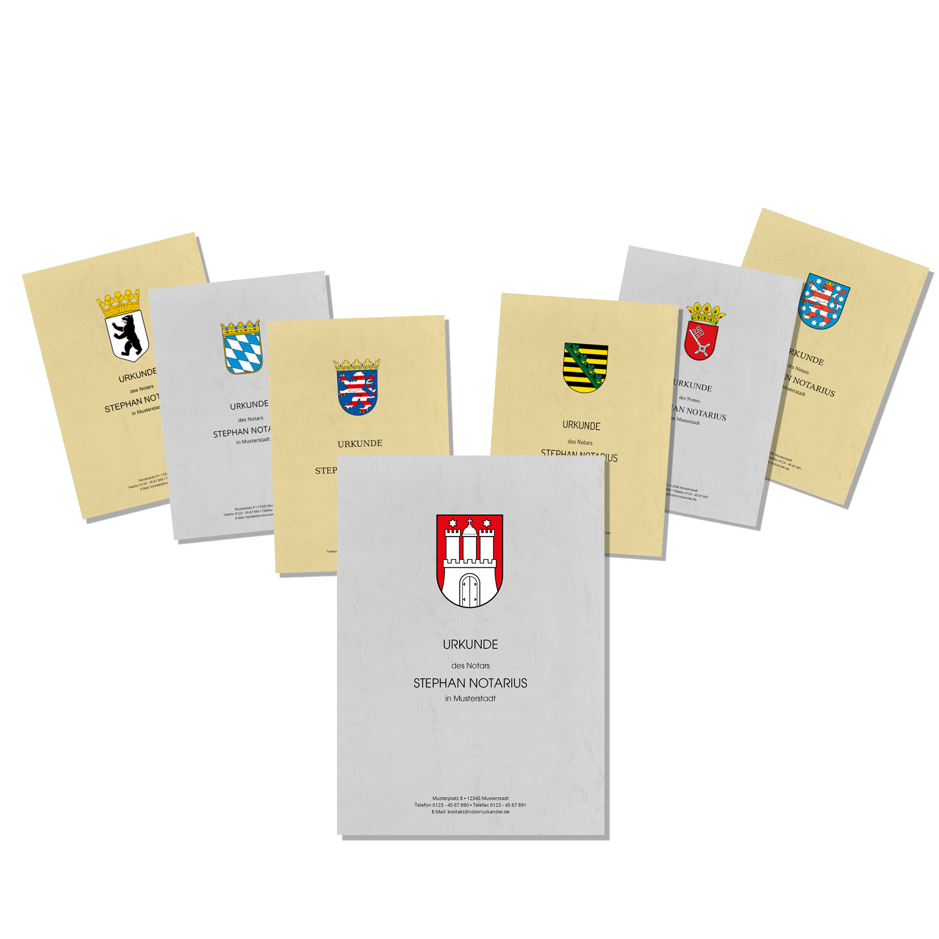 Urkundenumschläge mit farbigen Landeswappen und Namensdruck Sieben graue und hellgelbe Urkundenumschläge mit verschiedenen farbigen Landeswappen, gestaffelt angeordnet. Vorn ein grauer Umschlag mit Hamburger Wappen und dem Musterdruck „URKUNDE des Notars STEPHAN NOTARIUS in Musterstadt“.