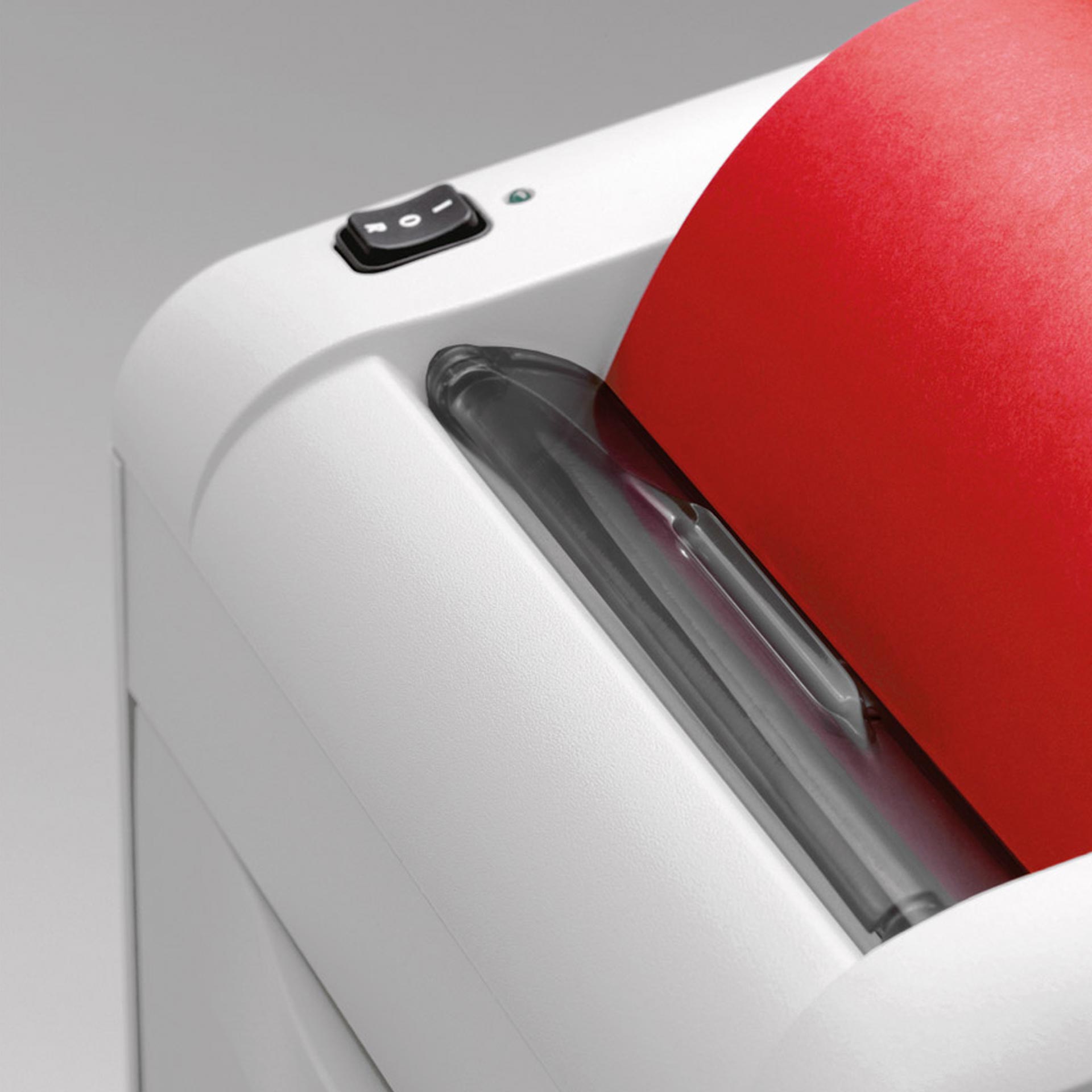 ideal 2270 aktenvernichter-seitenansicht- papiersicherheitsklappe ideal 2270 aktenvernichter, seitenansicht der papiersicherheitsklappe