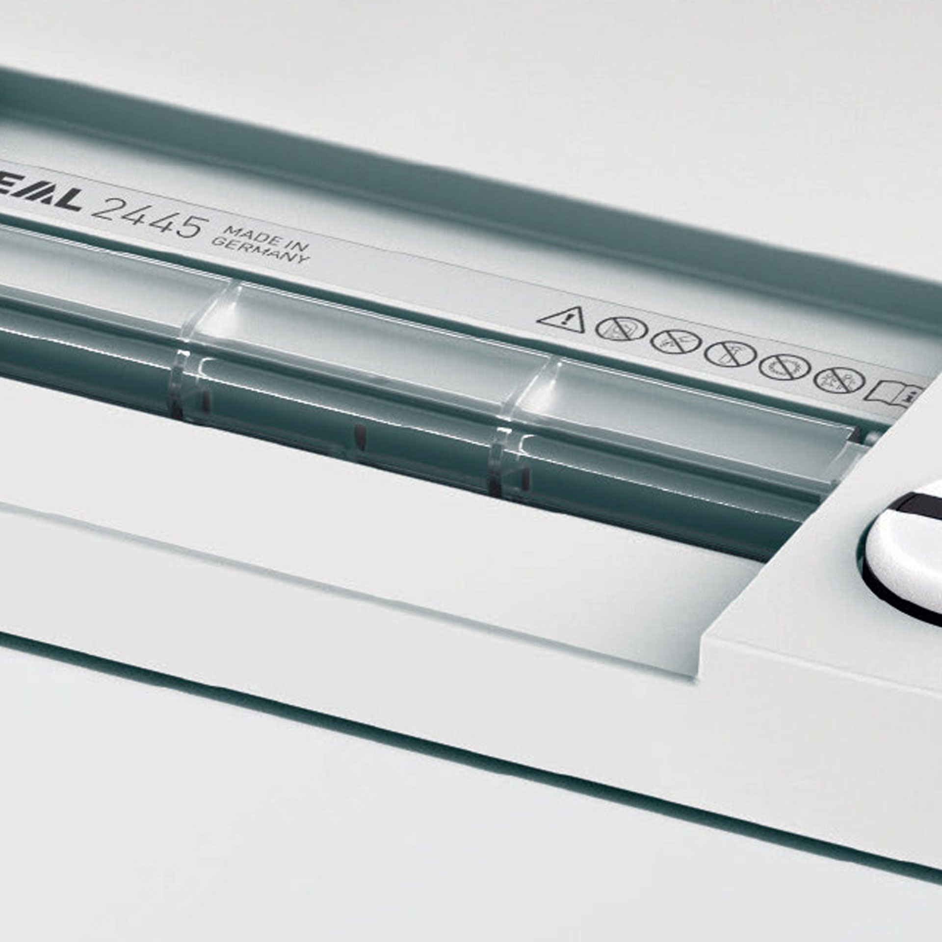 ideal 2445 aktenvernichter-sicherheitsklappe ideal 2445 aktenvernichter-draufsicht auf die sicherheitsklappe