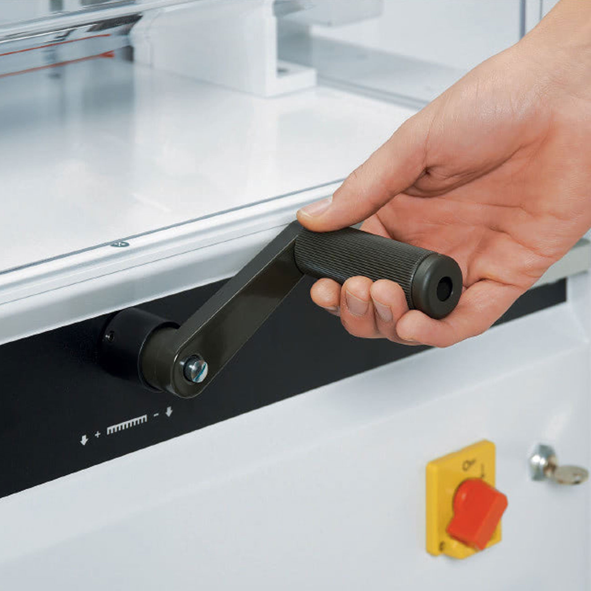 ideal stapelschneider bedienung derhandkurbel ideal_stapelschneider bedienung der handkurbel an der Vorderseite