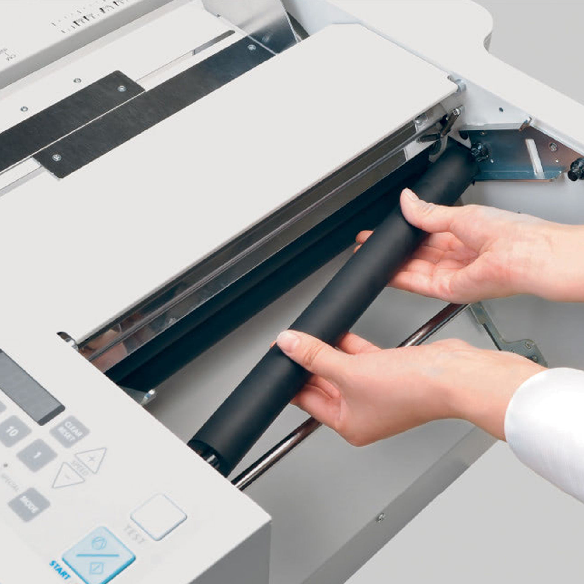 ideal 8335 falzmaschine-falzrollenwechsel ideal 8335 falzmaschine-darstellung vom falzrollenwechsel