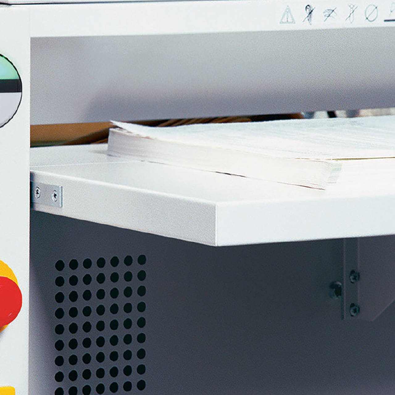 Ideal 4606 - abklappbarer Zuführtisch Ideal 4606 - abklappbarer Zuführtisch vom Großmengen Aktenvernichter