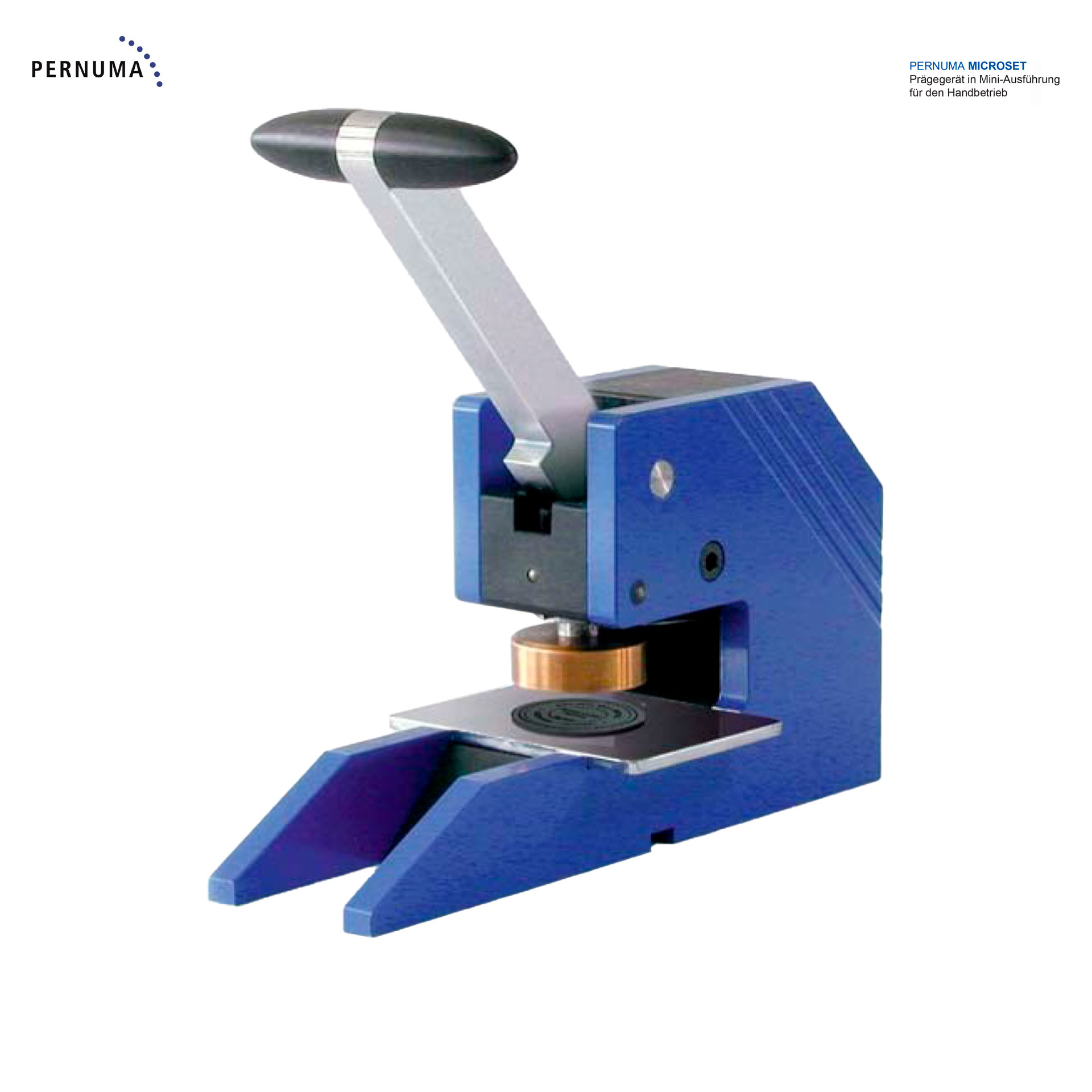 PERNUMA MICROSET Prägegerät – Geräteansicht Produktansicht des PERNUMA MICROSET Prägegeräts in Mini-Ausführung für den Handbetrieb mit Handhebel, Stempelbereich und Grundplatte.